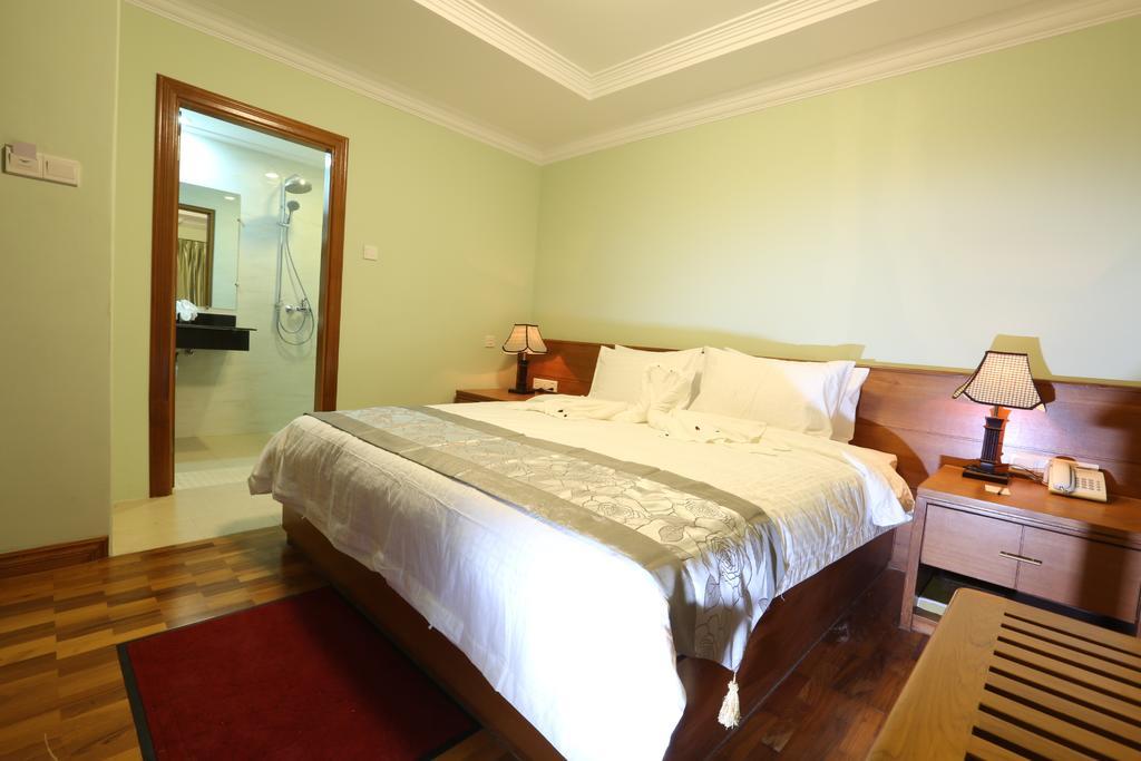 Hotel Royal King Rangoon Buitenkant foto